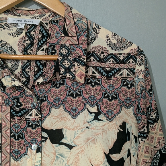 Patterned Women's Top - Picture 2 of 10